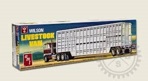 AMT 1106 Wilson Livestock Van Trailer 1/25