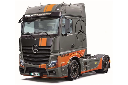 Italeri 3968 Mercedes-Benz Actros MP4 Big Space G.P. edt. 1/24