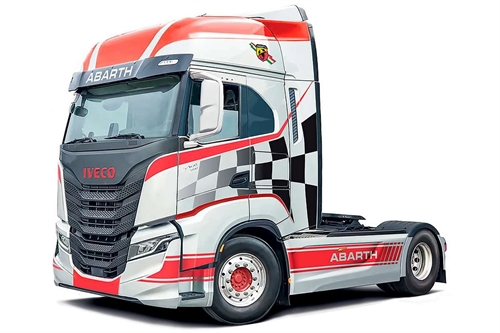 ITALERI 3976S Iveco S-Way Abarth (Show Truck)  1:24