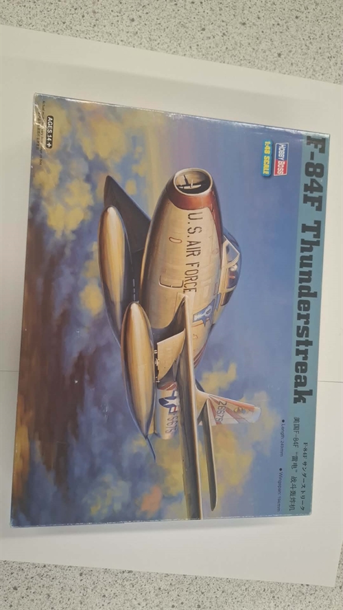 Hobbyboss 81726 F-84F Thunderstreak