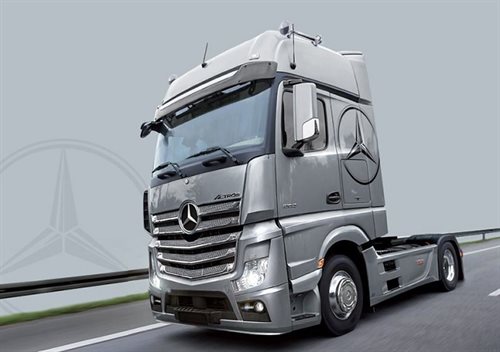 Italeri 3905S Mercedes-Benz Actros MP4 Gigaspace - 1:24