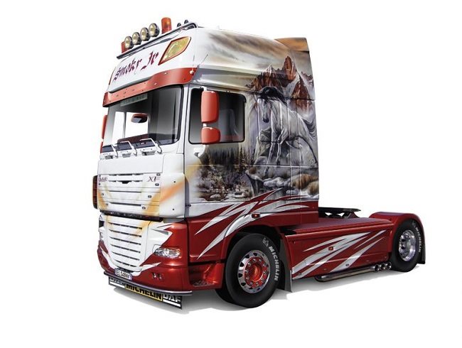 Italeri 3917S DAF XF 105 "Smoky Jr" - 1:24