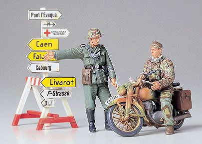 Tamiya 35241 German Motorcycle Orderly Set - 1:35