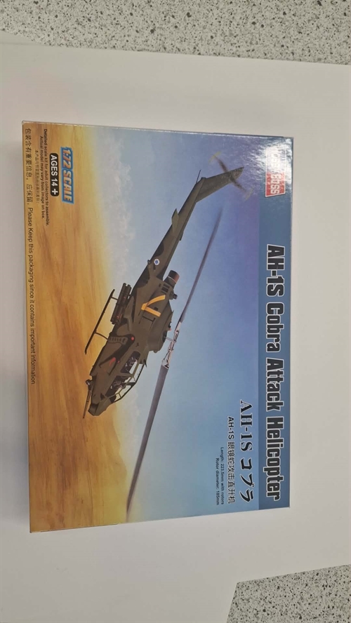 Hobbyboss 87225 AH-1S Cobra Attack Helicopter