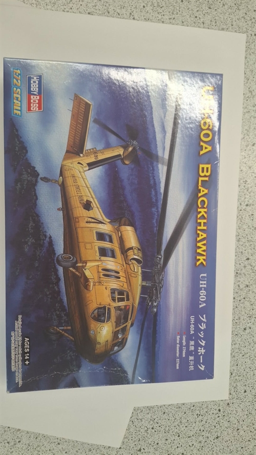 Hobbyboss 87216 UH-60A Blackhawk 